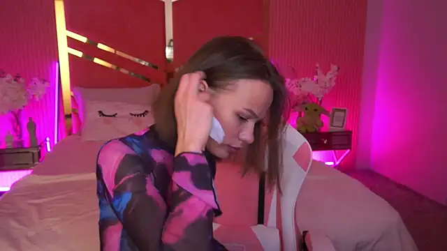 Snapshot of ShyySiren chatting on 11-29-25, 08:28 ShyySiren online show from 11-29-25, 08:28