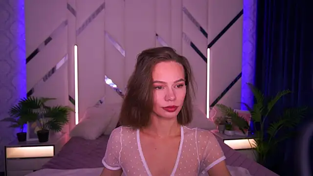 Snapshot of ShyySiren chatting on 12-04-25, 08:45 ShyySiren online show from 12-04-25, 08:45