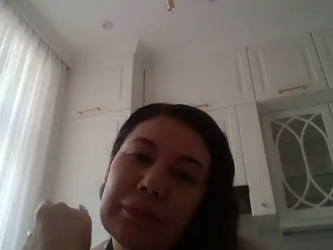 Snapshot of Lomivah chatting on 10-27-25, 09:35 Lomivah online show from 10-27-25, 09:35