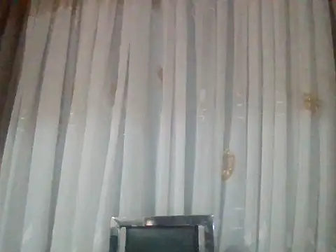 Snapshot of Lomivah chatting on 10-31-25, 04:08 Lomivah online show from 10-31-25, 04:08