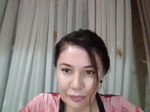 Snapshot of Lomivah chatting on 11-07-25, 05:57 Lomivah online show from 11-07-25, 05:57