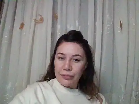 Snapshot of Lomivah chatting on 11-23-25, 09:03 Lomivah online show from 11-23-25, 09:03