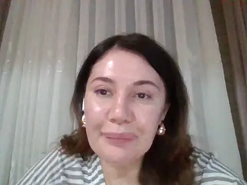 Snapshot of Lomivah chatting on 12-22-25, 06:27 Lomivah online show from 12-22-25, 06:27