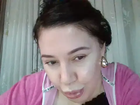 Snapshot of Lomivah chatting on 01-18-26, 04:44 Lomivah online show from 01-18-26, 04:44