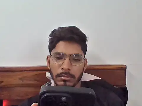 Snapshot of vikranthLong chatting on 09-30-25, 08:08 vikranthLong online show from 09-30-25, 08:08