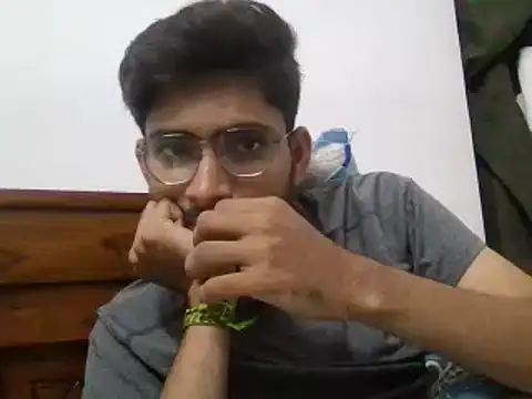 Snapshot of vikranthLong chatting on 10-01-25, 07:53 vikranthLong online show from 10-01-25, 07:53