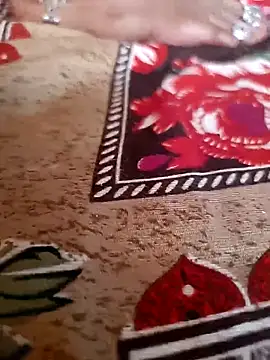 Snapshot of Romantic_couple89 chatting on 10-01-25, 01:50 Romantic couple89 online show from 10-01-25, 01:50