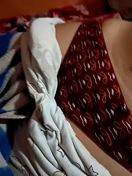 Snapshot of Romantic_couple89 chatting on 10-23-25, 02:33 Romantic couple89 online show from 10-23-25, 02:33