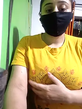 Snapshot of Romantic_couple89 chatting on 11-29-25, 06:22 Romantic couple89 online show from 11-29-25, 06:22