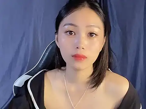 Snapshot of Lyly4757 chatting on 09-21-25, 07:15 Lyly4757 online show from 09-21-25, 07:15