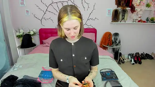 Snapshot of SabrinaRayX chatting on 03-10-26, 10:09 SabrinaRayX online show from 03-10-26, 10:09