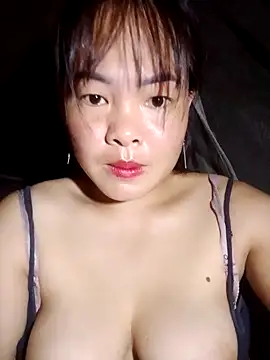 Snapshot of emilyzz chatting on 10-03-25, 10:29 emilyzz online show from 10-03-25, 10:29