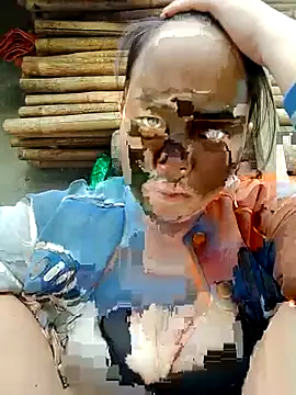 Snapshot of emilyzz chatting on 10-26-25, 12:05 emilyzz online show from 10-26-25, 12:05