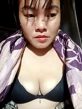 Snapshot of emilyzz chatting on 11-03-25, 02:13 emilyzz online show from 11-03-25, 02:13