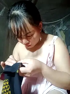 Snapshot of emilyzz chatting on 11-13-25, 03:05 emilyzz online show from 11-13-25, 03:05