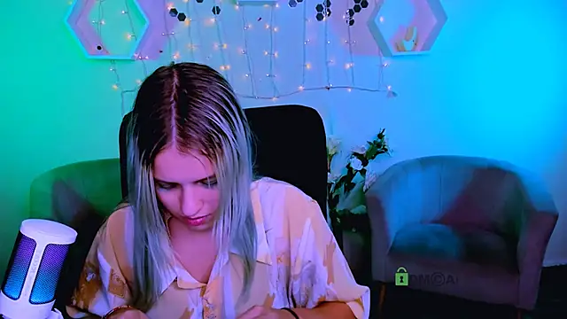 kaela spell  online show from 11-15-25, 01:14