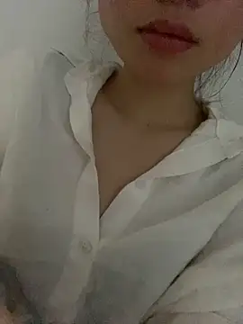 Snapshot of Bella_sexy98 chatting on 11-01-25, 10:06 Bella sexy98 online show from 11-01-25, 10:06