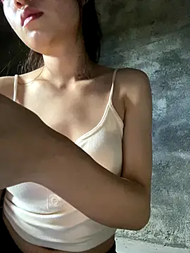 Snapshot of Bella_sexy98 chatting on 11-12-25, 04:13 Bella sexy98 online show from 11-12-25, 04:13