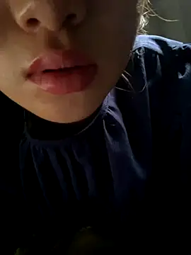 Snapshot of Bella_sexy98 chatting on 11-13-25, 01:59 Bella sexy98 online show from 11-13-25, 01:59