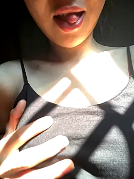 Snapshot of Bella_sexy98 chatting on 11-24-25, 04:45 Bella sexy98 online show from 11-24-25, 04:45