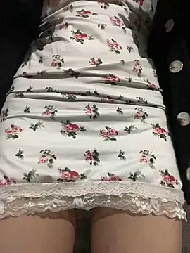 Snapshot of Bella_sexy98 chatting on 11-27-25, 01:13 Bella sexy98 online show from 11-27-25, 01:13