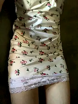 Snapshot of Bella_sexy98 chatting on 11-29-25, 07:00 Bella sexy98 online show from 11-29-25, 07:00