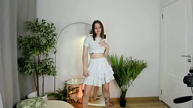 Snapshot of Pink_Muse chatting on 11-06-25, 01:56 Pink Muse online show from 11-06-25, 01:56