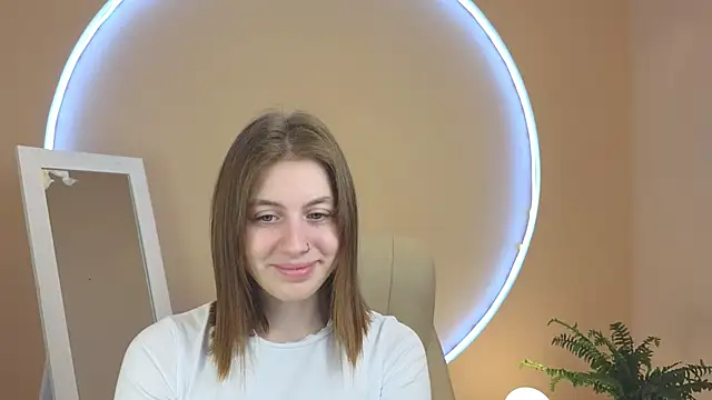 Snapshot of Pink_Muse chatting on 11-14-25, 01:43 Pink Muse online show from 11-14-25, 01:43