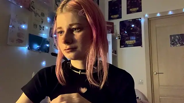 Snapshot of PinkVampire chatting on 10-05-25, 06:06 PinkVampire online show from 10-05-25, 06:06