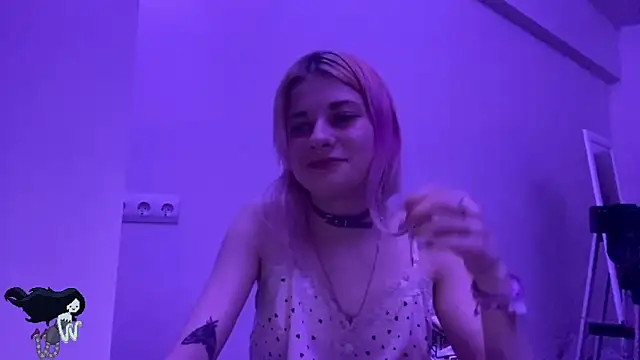 Snapshot of PinkVampire chatting on 11-04-25, 07:57 PinkVampire online show from 11-04-25, 07:57