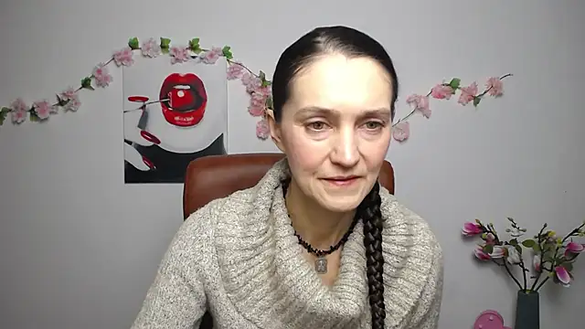 TayaFinch online show from 11-10-25, 01:32