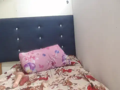 Snapshot of bemymasterlovers chatting on 10-08-25, 06:11 bemymasterlovers online show from 10-08-25, 06:11