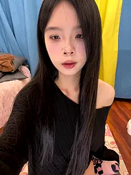 qiqi x online show from 11-17-25, 02:23