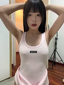 Snapshot of qiqi_x chatting on 06-04-26, 12:33 qiqi x online show from 06-04-26, 12:33