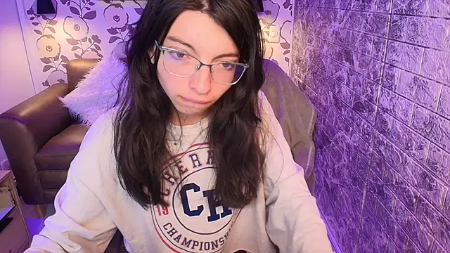 alllyson  online show from 10-03-25, 07:44