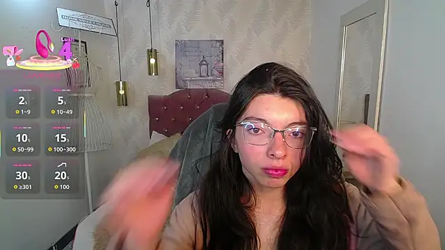 alllyson  online show from 10-10-25, 07:57