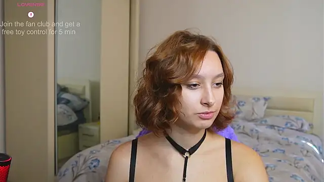 Snapshot of LilyannRosse chatting on 10-14-25, 07:09 LilyannRosse online show from 10-14-25, 07:09