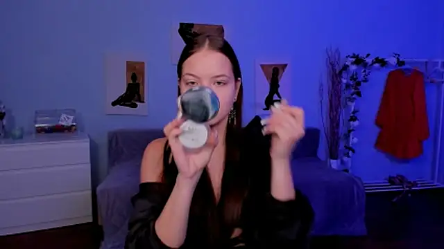 BetsyKiss online show from 11-12-25, 05:30