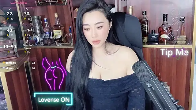 Snapshot of A-Lin-666 chatting on 10-09-25, 10:13 A-Lin-666 online show from 10-09-25, 10:13