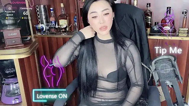 Snapshot of A-Lin-666 chatting on 10-12-25, 12:59 A-Lin-666 online show from 10-12-25, 12:59