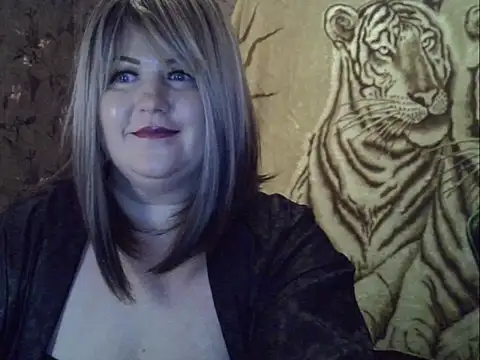 Snapshot of YuliiaSan chatting on 12-18-25, 05:57 YuliiaSan online show from 12-18-25, 05:57