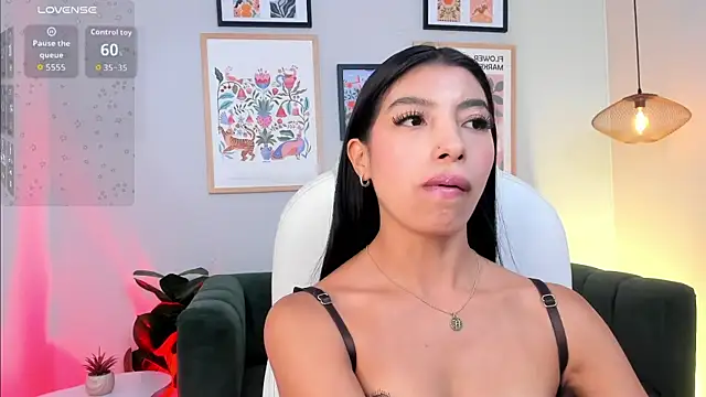 Tiffany Low online show from 06-04-26, 03:51