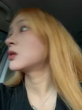 Snapshot of yuki_june chatting on 10-20-25, 09:32 yuki june online show from 10-20-25, 09:32