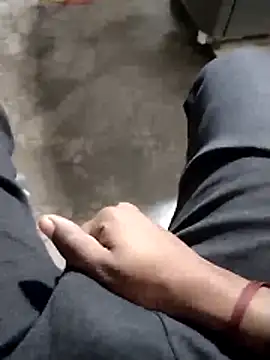 Snapshot of samsharma- chatting on 12-15-25, 07:23 samsharma- online show from 12-15-25, 07:23