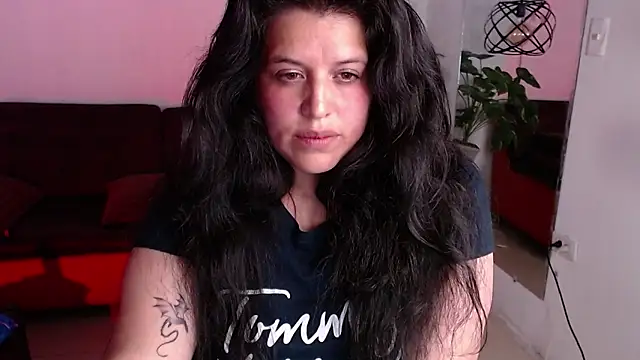 Snapshot of Andrea_secret_ chatting on 09-16-25, 05:58 Andrea secret online show from 09-16-25, 05:58