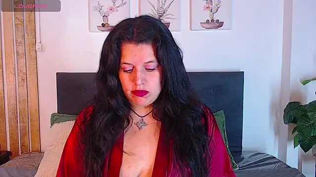 Snapshot of Andrea_secret_ chatting on 10-04-25, 03:43 Andrea secret online show from 10-04-25, 03:43
