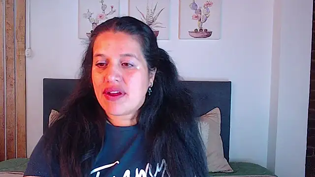 Snapshot of Andrea_secret_ chatting on 10-17-25, 02:52 Andrea secret online show from 10-17-25, 02:52