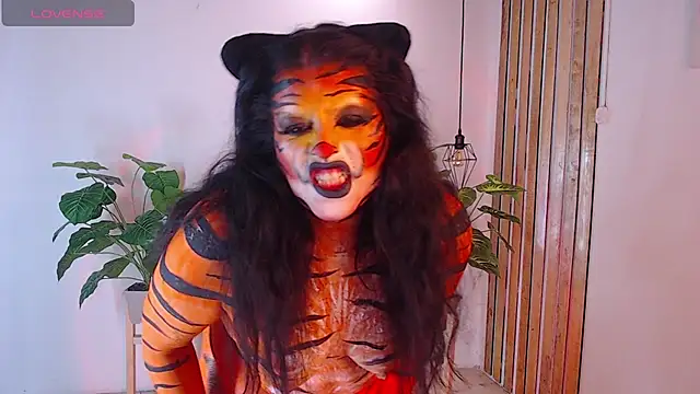 Andrea secret  online show from 10-26-25, 03:18