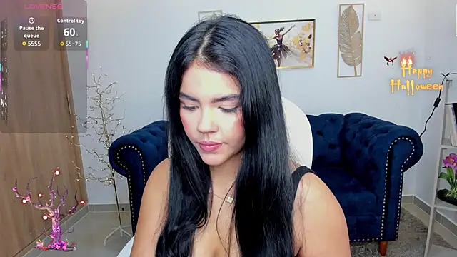 Snapshot of Mila_blaze chatting on 10-28-25, 12:14 Mila blaze online show from 10-28-25, 12:14