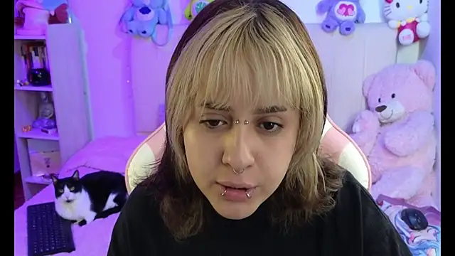 NekoWaifu online show from 04-08-26, 01:00